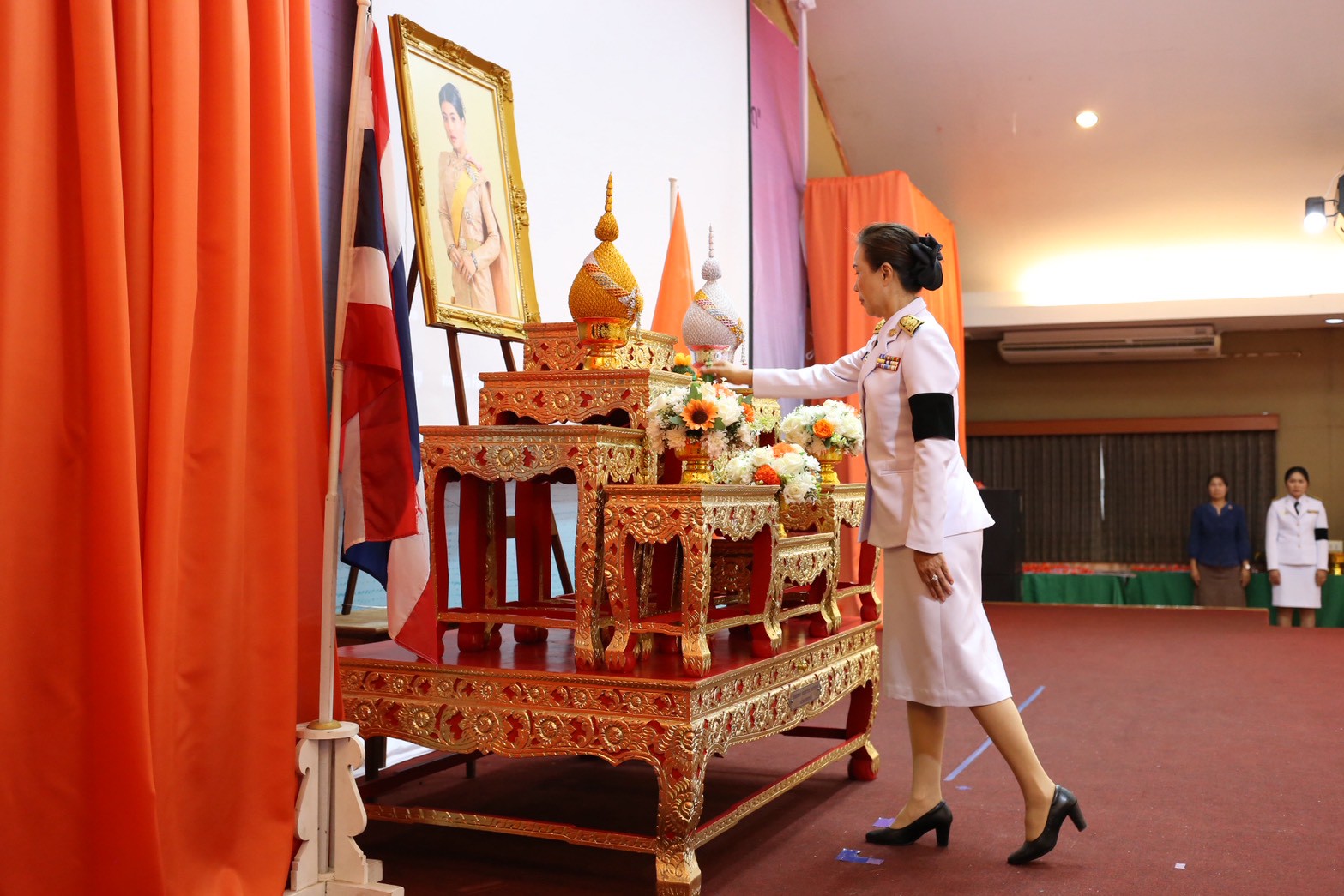 สำนักงานพัฒนาชุมชนกุสุมาลย์ ร่วมพิธีรับมอบแบบลายผ้าพระราชทาน “ลายขอสมเด็จฯ-เจ้าฟ้าฯ” และ “ลายบุปผาบรมราชินีนาถ” มุ่งสืบสานภูมิปัญญา ยกระดับผ้าไทยสู่สากล