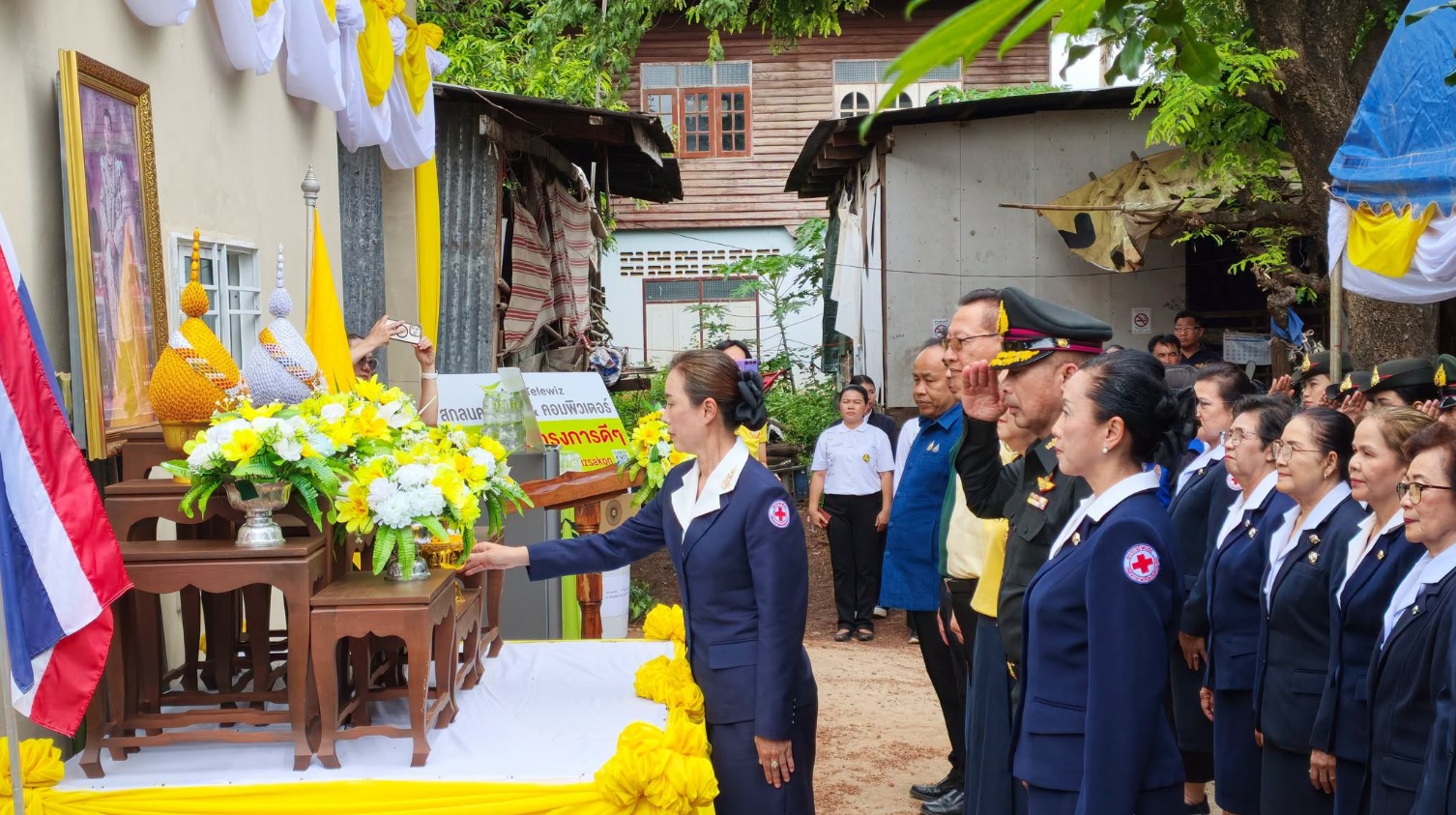 พช.กุสุมาลย์ จ.สกลนคร : ร่วมมอบบ้าน ตุ้มโฮมปันสุข พร้อมบูรณาการสร้างความยั่งยืน "ไหใหญ่ล้น ไหเล็กไม่เต็ม พลัส"