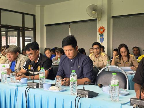 สำนักงานพัฒนาชุมชนอำเภอกุสุมาลย์ : ร่วมประชุมคณะกรรมการช่วยเหลือประชาชน