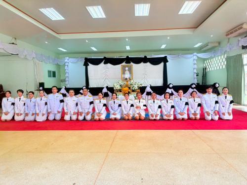 สำนักงานพัฒนาชุมชนอำเภอกุสุมาลย์ : นำเจ้าหน้าที่พัฒนาชุมชนอำเภอกุสุมาลย์ ร่วมถวายน้ำสรงพระศพเบื้องหน้าพระรูป สมเด็จพระเจ้าลูกเธอ เจ้าฟ้าพัชรกิติยาภา นเรนทิราเทพยวดี กรมหลวงราชสาริณีสิริพัชร มหาวัชรราชธิดา