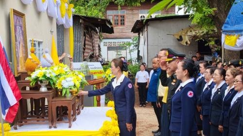 พช.กุสุมาลย์ จ.สกลนคร : ร่วมมอบบ้าน ตุ้มโฮมปันสุข พร้อมบูรณาการสร้างความยั่งยืน "ไหใหญ่ล้น ไหเล็กไม่เต็ม พลัส"