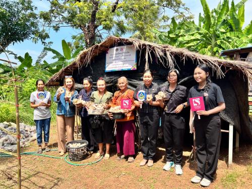 สำนักงานพัฒนาชุมชนอำเภอกุสุมาลย์ : ร่วมติดตามการสร้างอาชีพสมาชิกกองทุนพัฒนาบทบาทสตรี