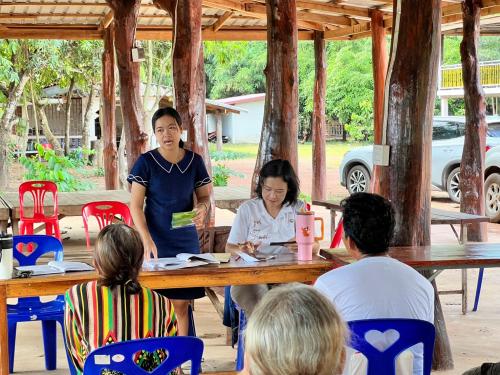 สำนักงานพัฒนาชุมชนอำเภอกุสุมาลย์ : ลงพื้นที่ติดตามการดำเนินงานโครงการแก้ไขปัญหาความยากจน (กข.คจ.) บ้านแก้งท่าลับ หมู่ที่ 3 ตำบลอุ่มจาน อำเภอกุสุมาลย์